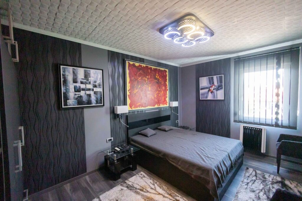 Meer sfeer en stijl met de juiste wanddecoratie in de woonkamer